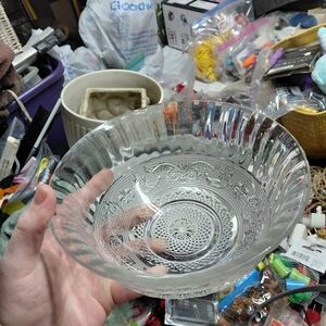 Vintage KIG Indonesia Trellis Fleur De Lis Sandwich Pressed Glass Bowl